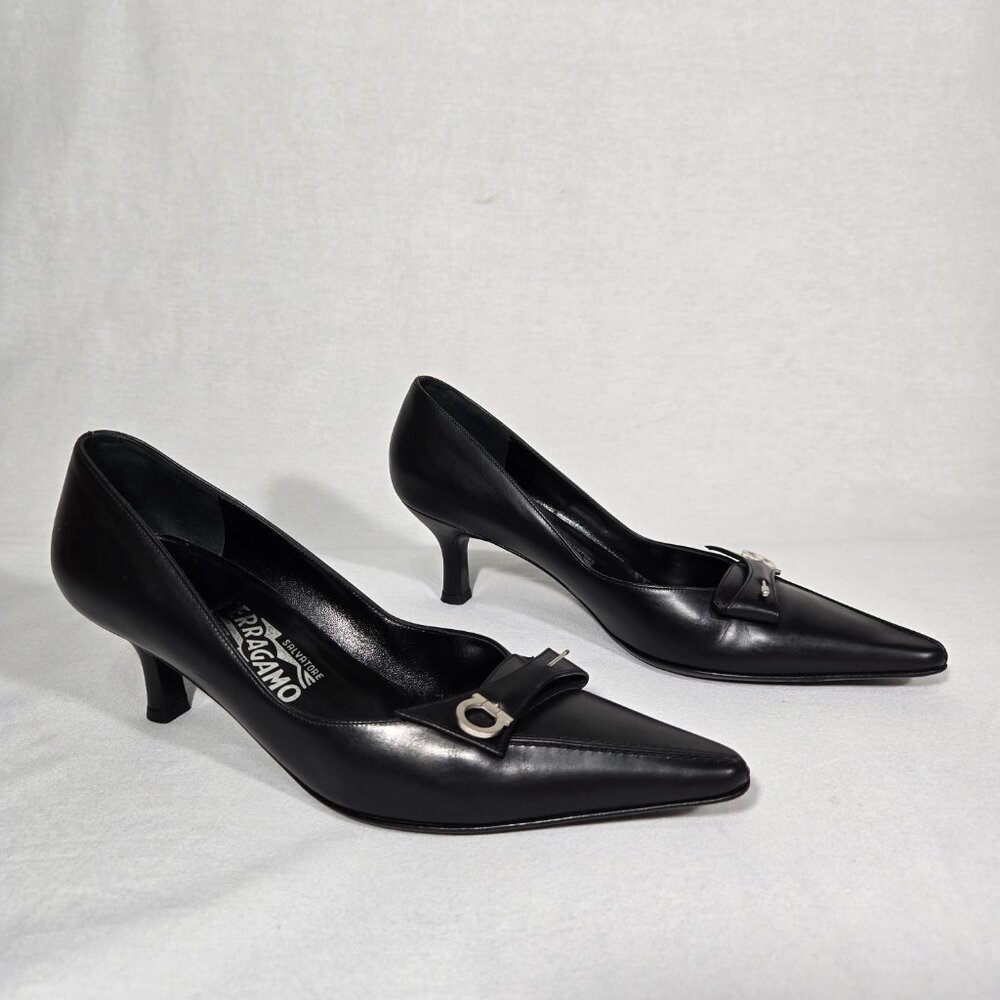 Vintage SALVATORE FERRAGAMO-GESSICA Black Leather Pointed Kitten Pump Sz 7.5 2A